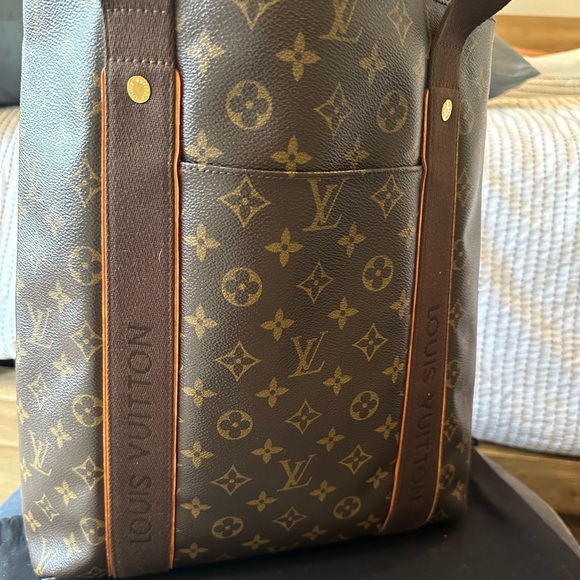 Louis Vuitton
Cabas Beaubourg Monogram Canvas - Picture 2 of 11